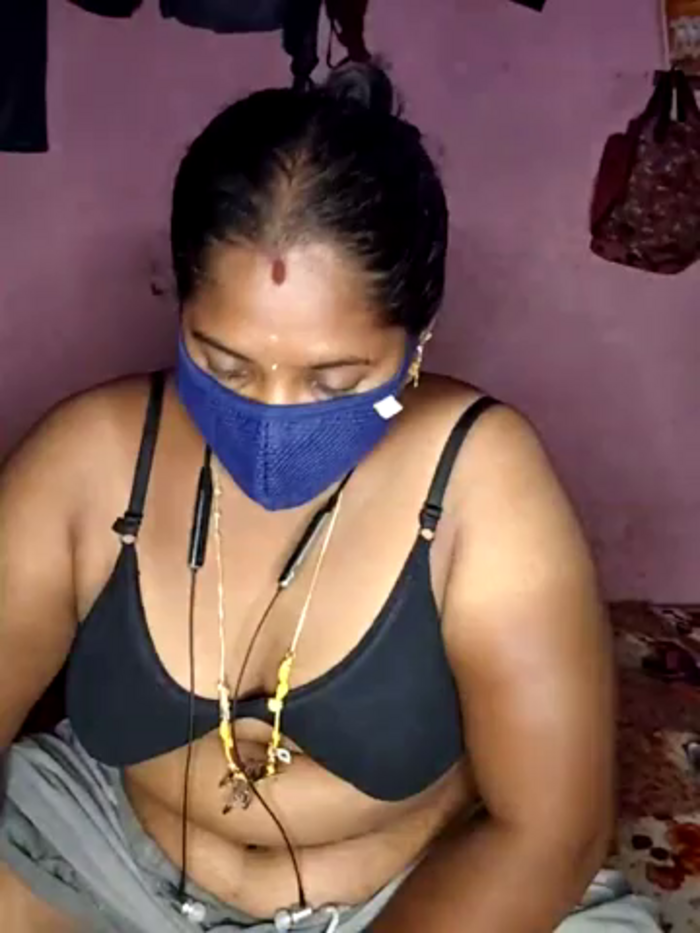 tamilvillagecouple1