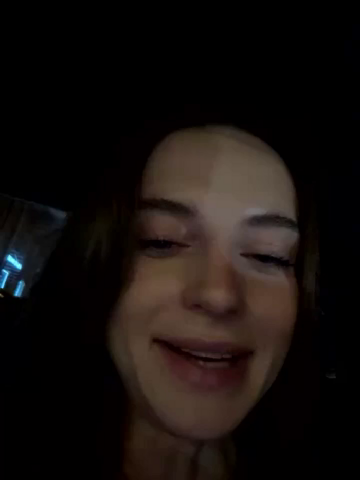 -AngelAri-