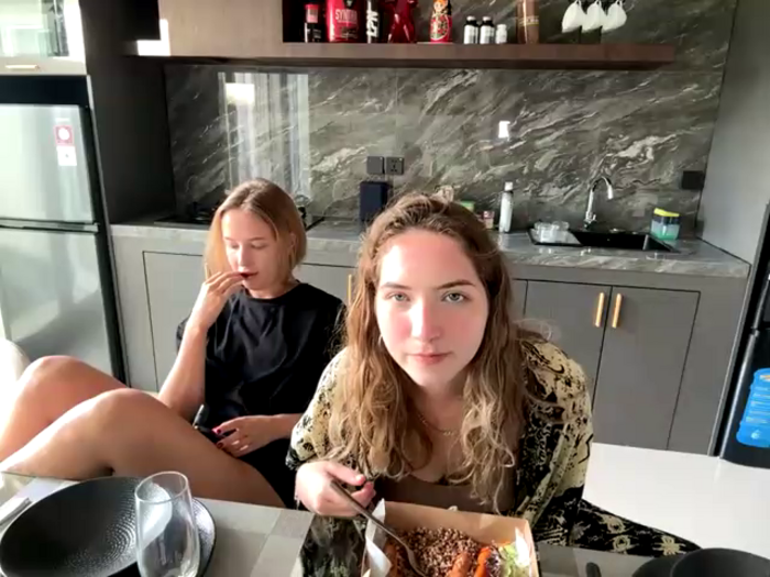 Nura_n_Sarah