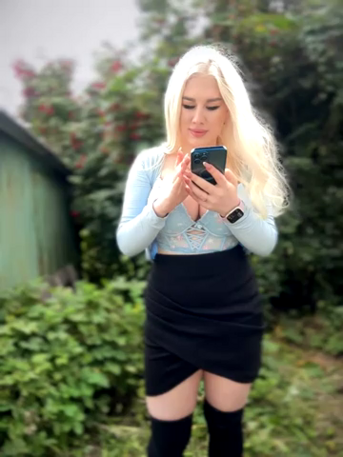 LaraHollywood