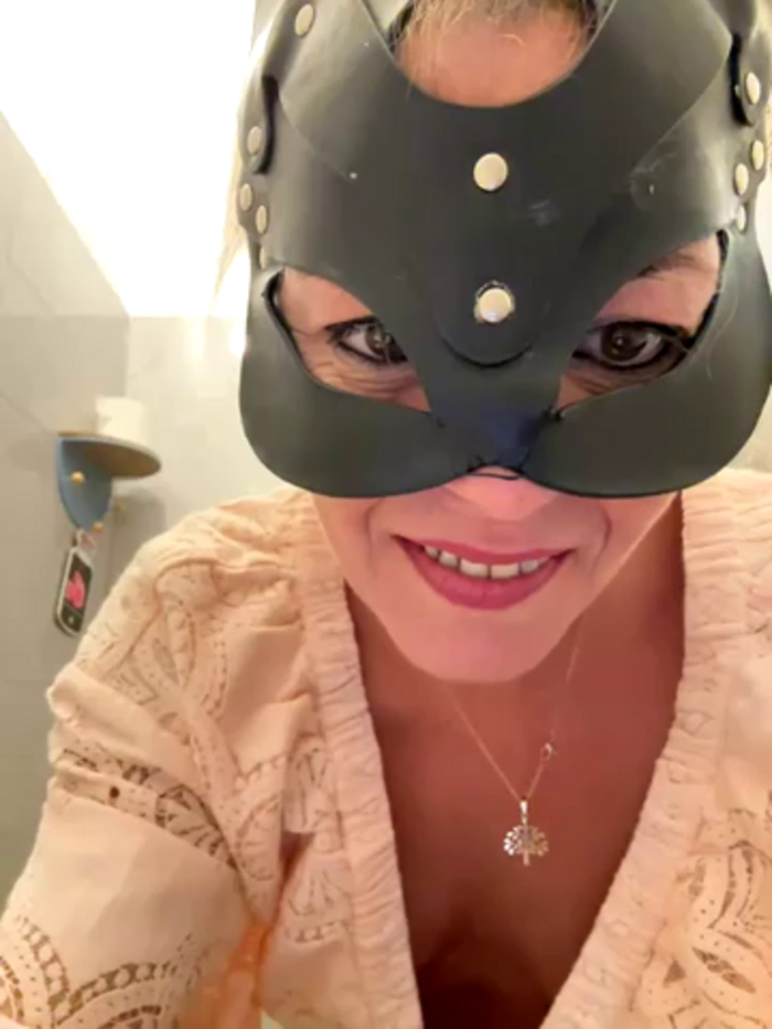 LadyScarlett-xk