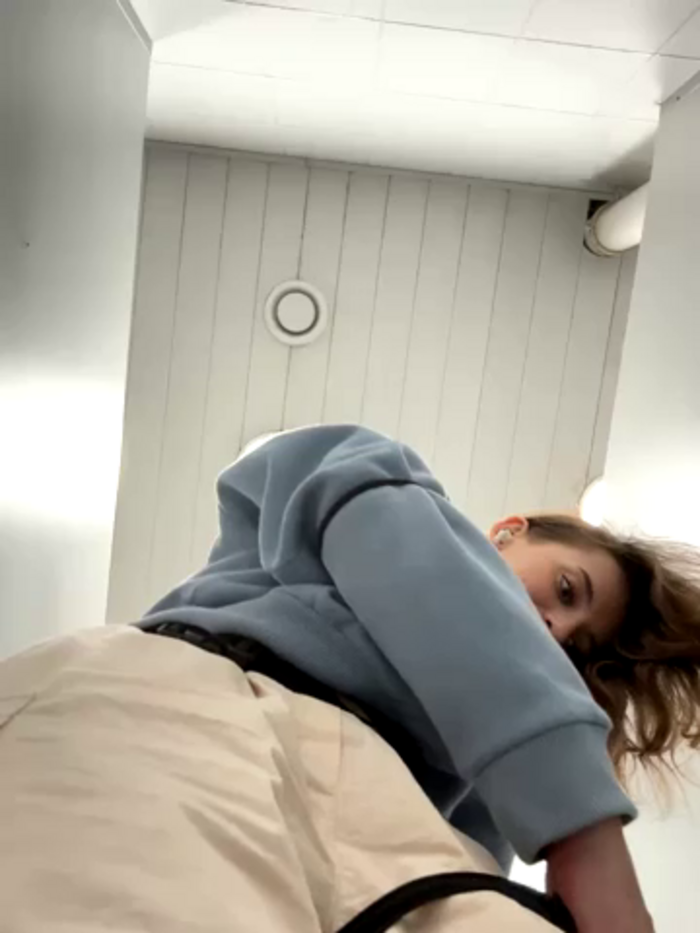 -AngelAri-