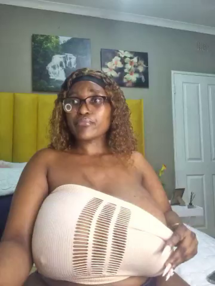Bustygoddess32