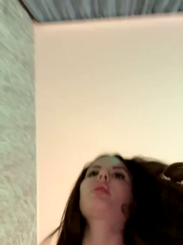 Alina_Vibe_Me