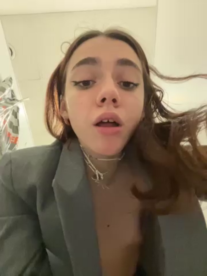 Lily__Belle