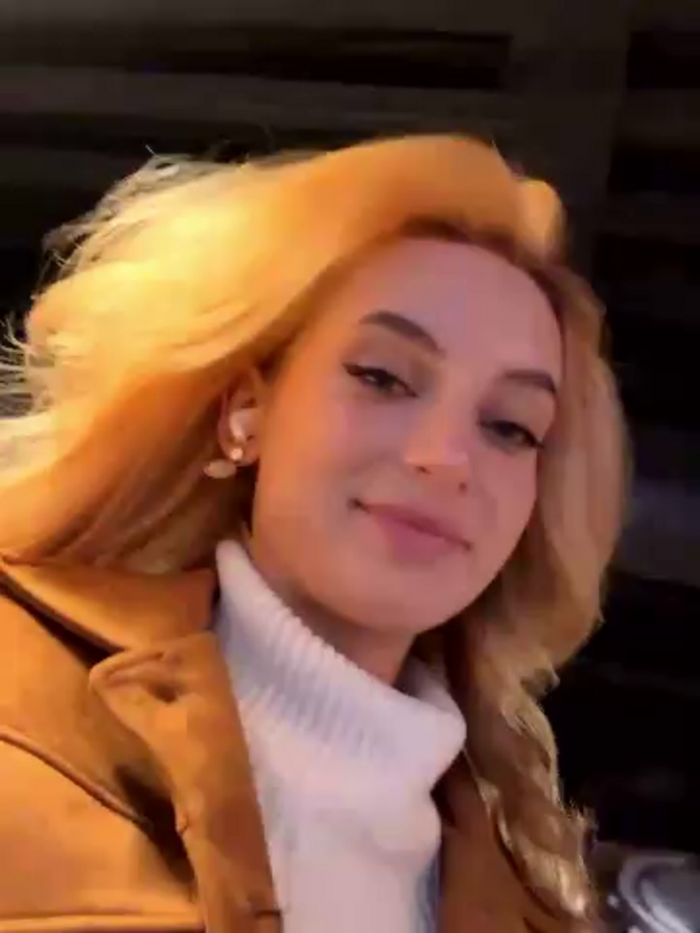 -AngelAri-