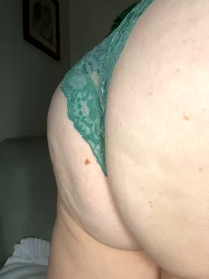 largeboobies30