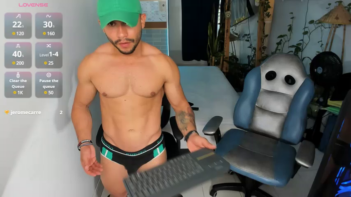 Travis_bakerr