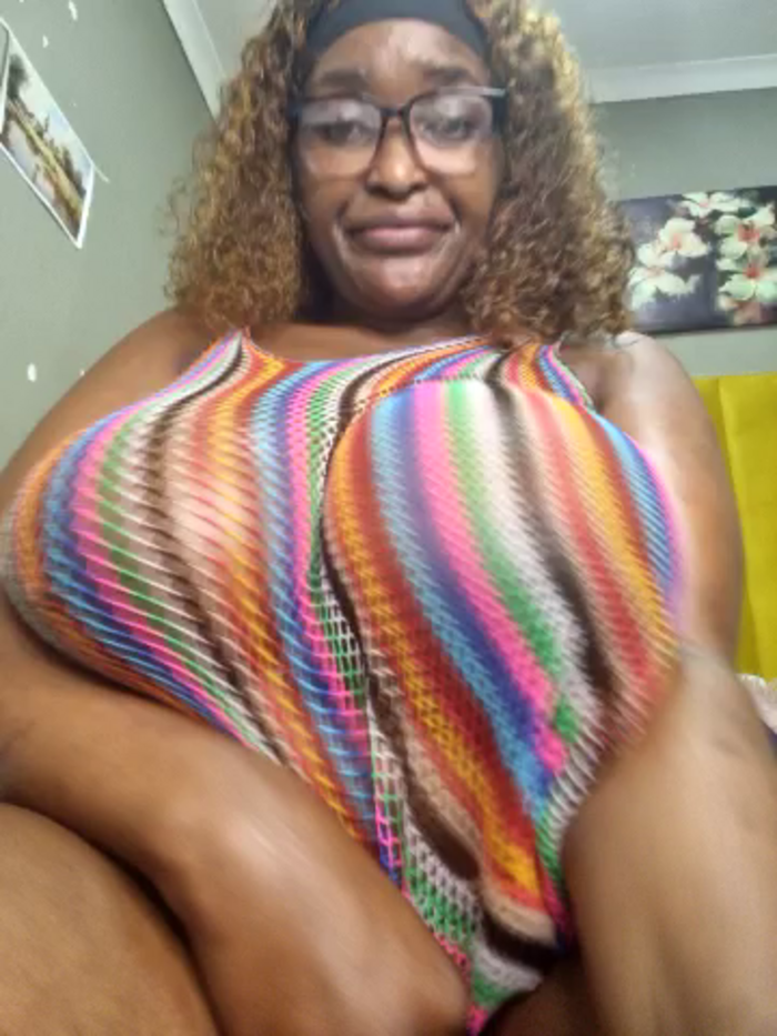 Bustygoddess32