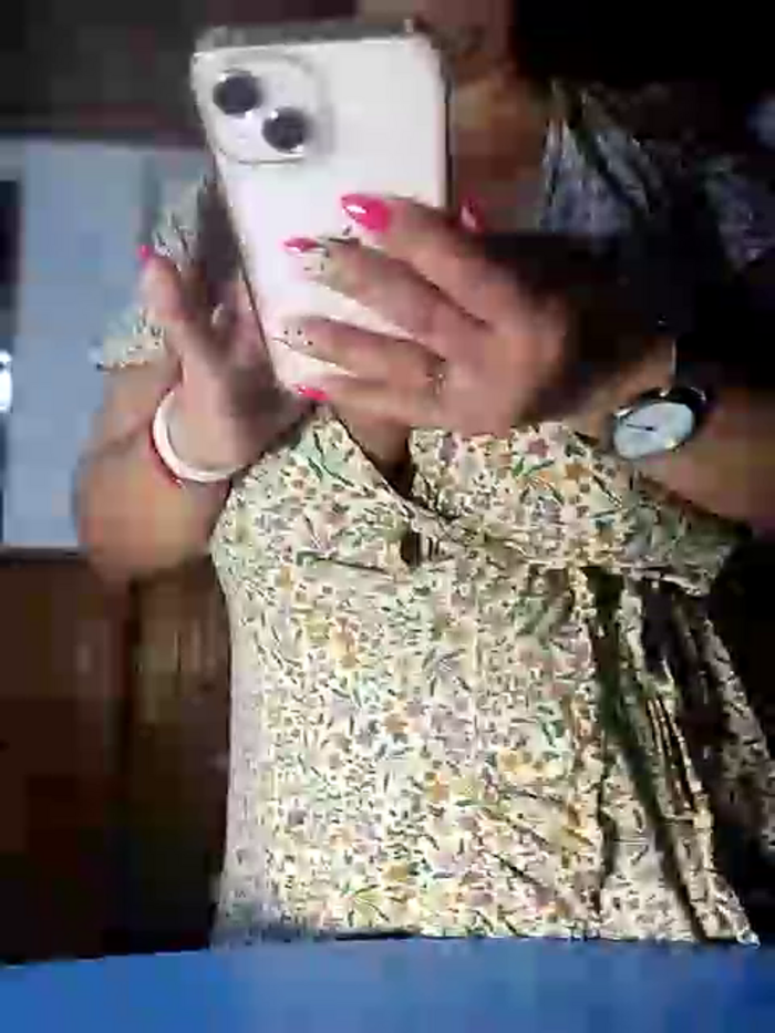 sofy_alone