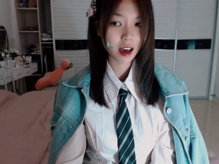 -Lucky_Girl
