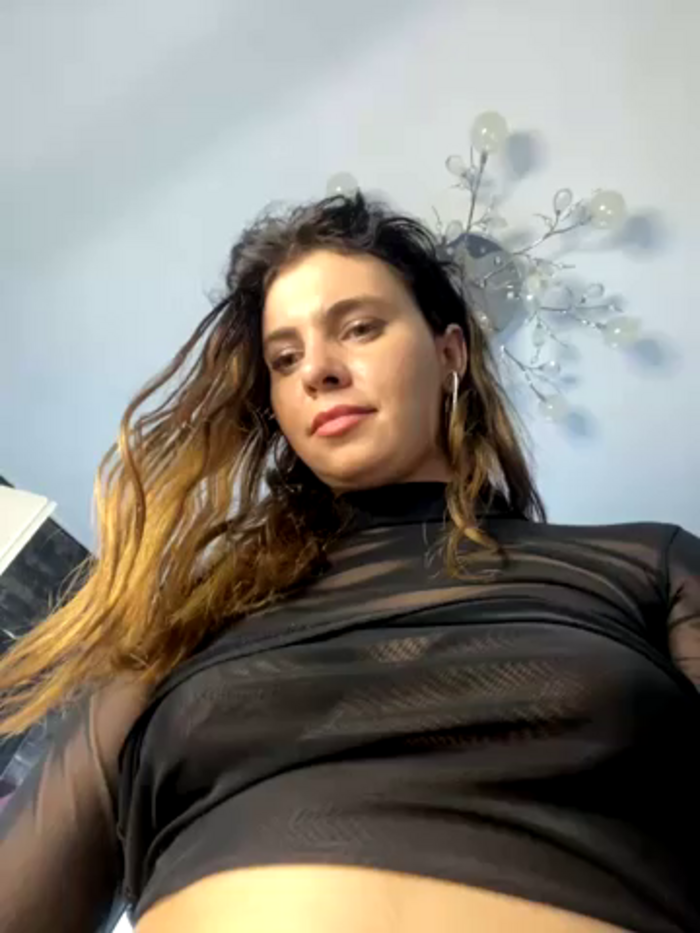 CurlyLara