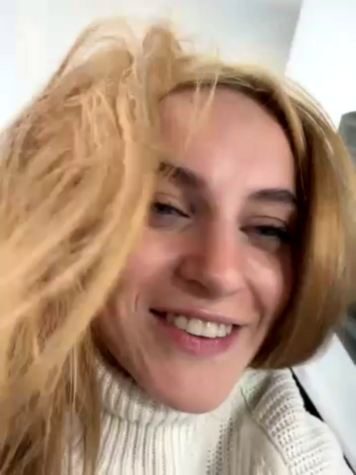 -AngelAri-
