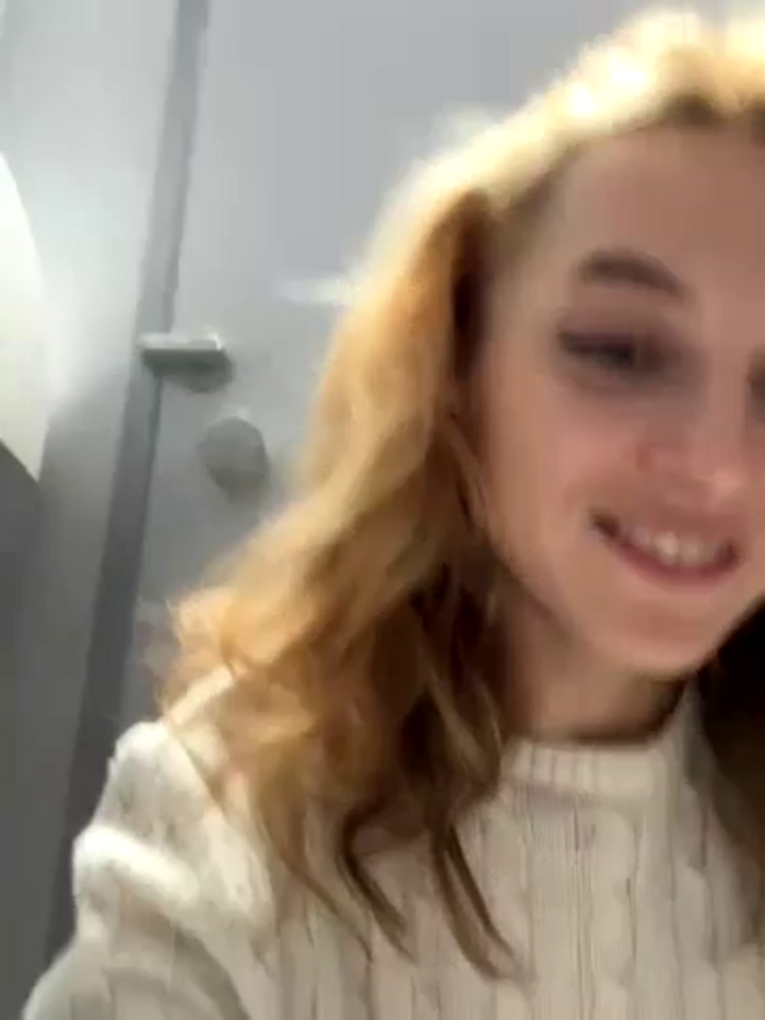 -AngelAri-