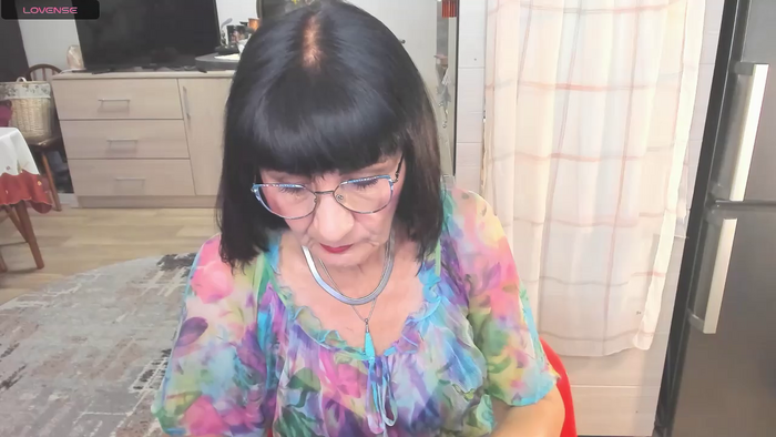 Tina_Joness