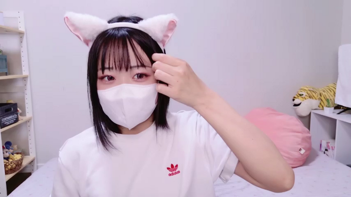 Mia--meow