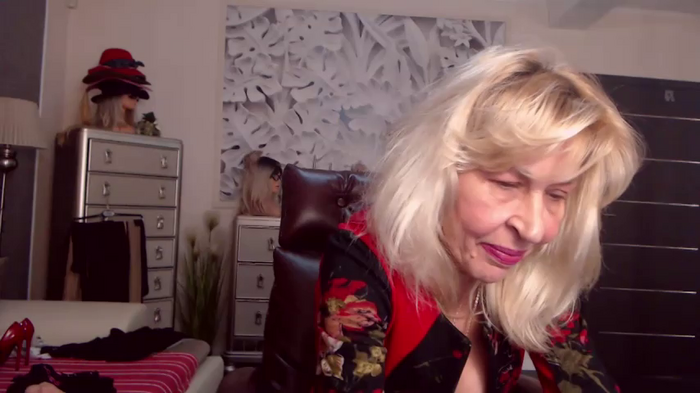 HornyMilf_555