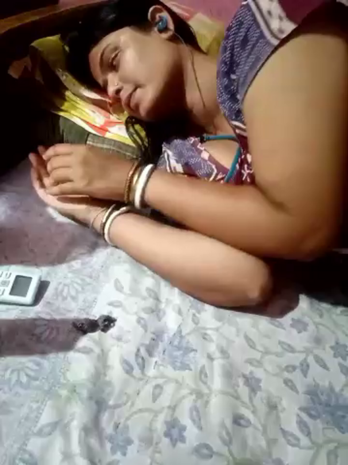 Hot_Pakhi