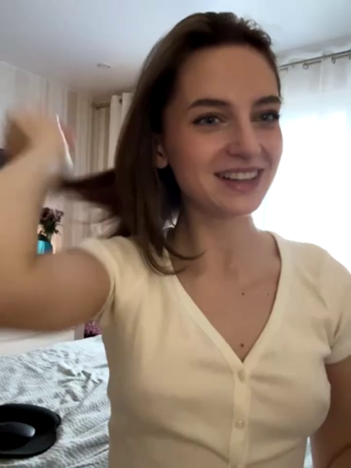 -AngelAri-