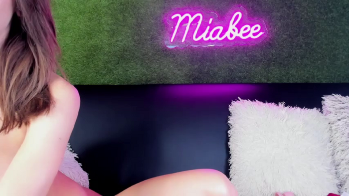 MiaBeeXX