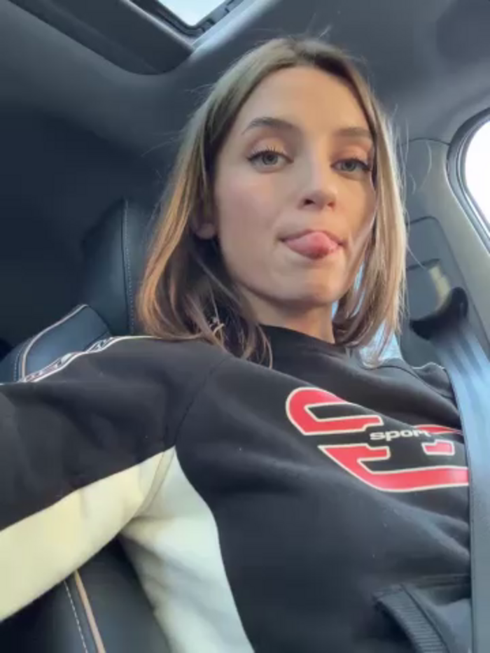 -AngelAri-