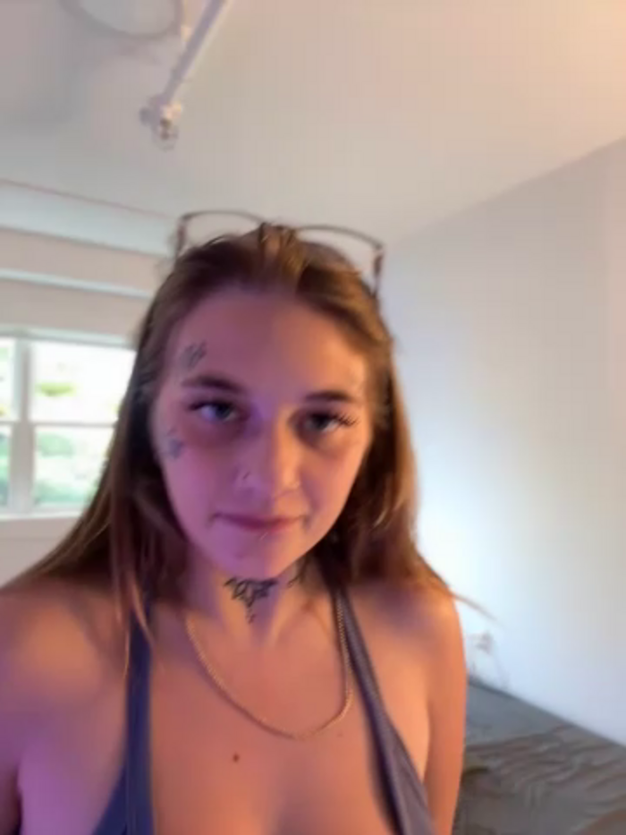 chloetease