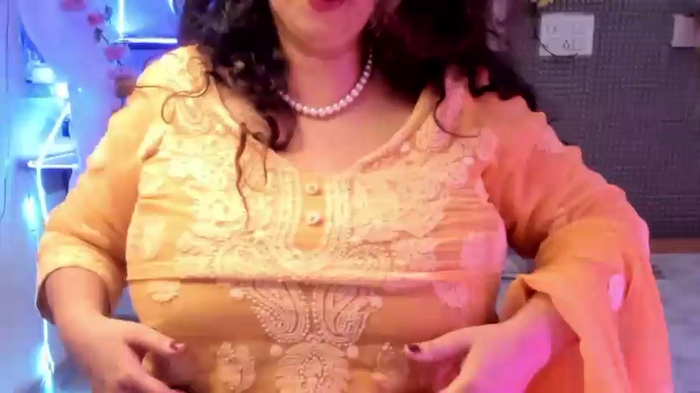 Gulabi_Queen