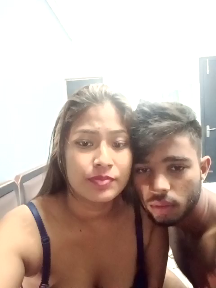 smiley_couple
