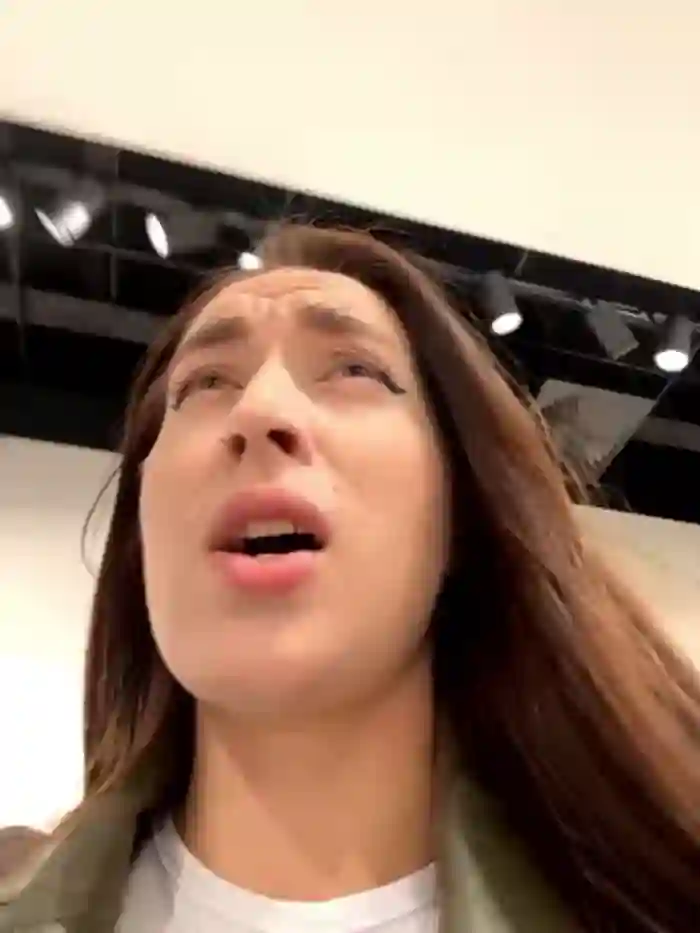 2024/10/10/stripchat-holly_play-14-22-49