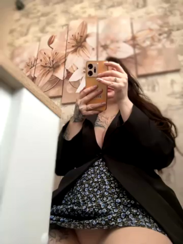 MommyDimitrescu_
