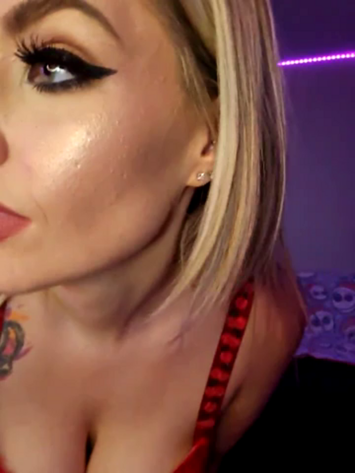 ellieconradxo