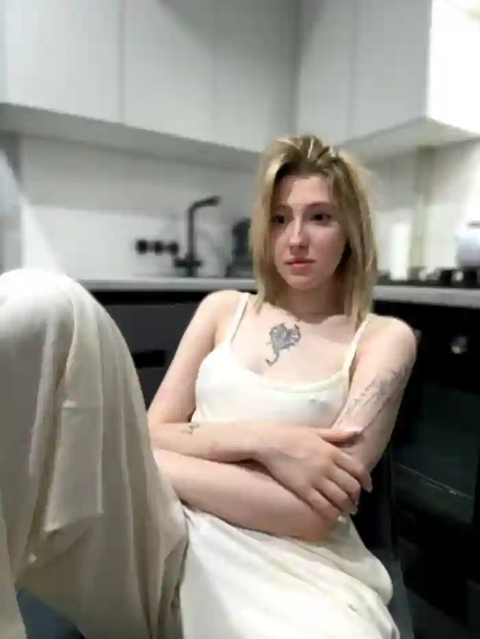 2024/10/10/stripchat-littlebitchess-01-24-26