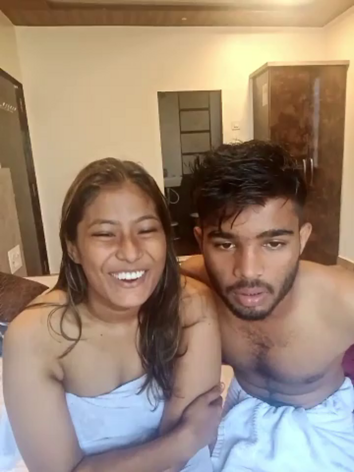 smiley_couple