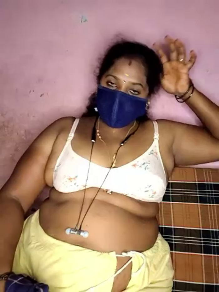 tamilvillagecouple1