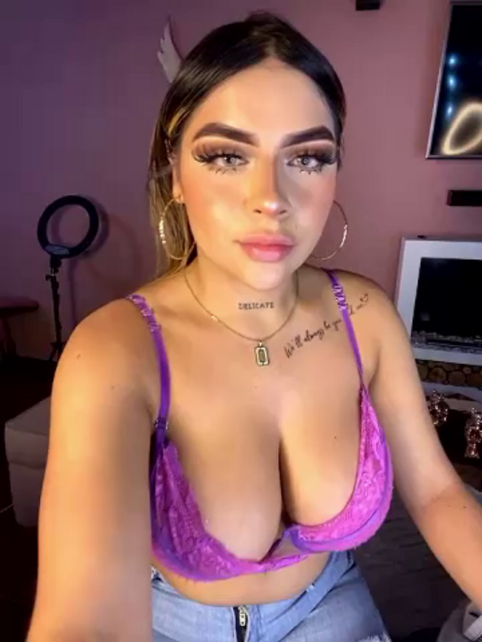 MiaWhitePink_