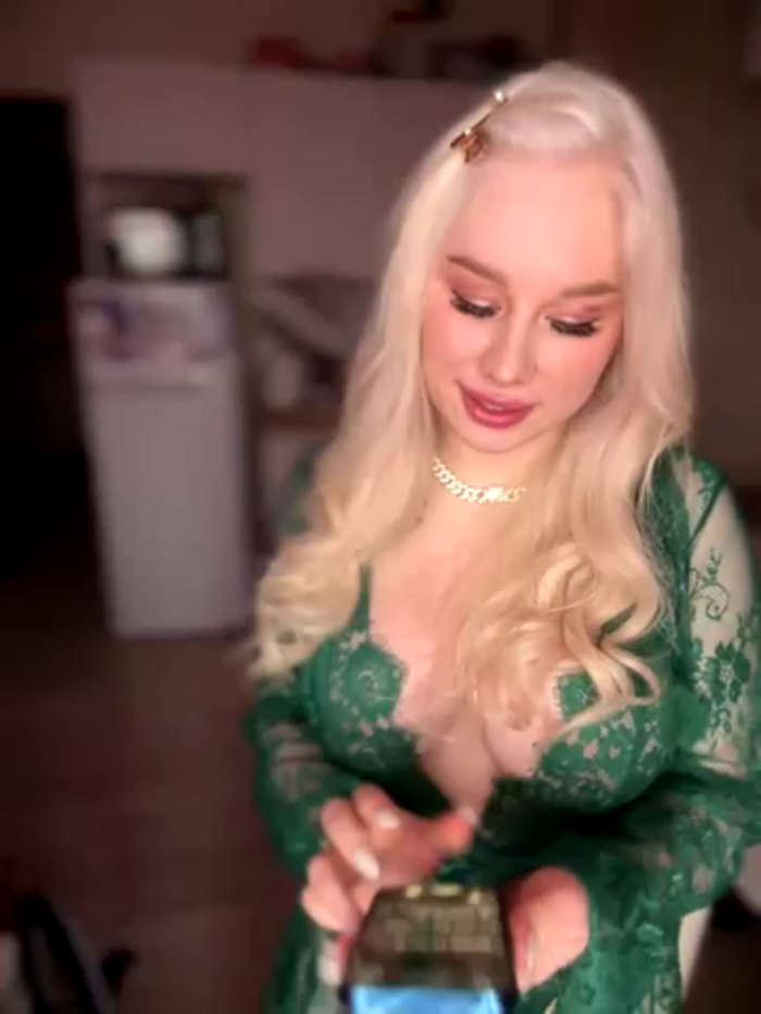 LaraHollywood