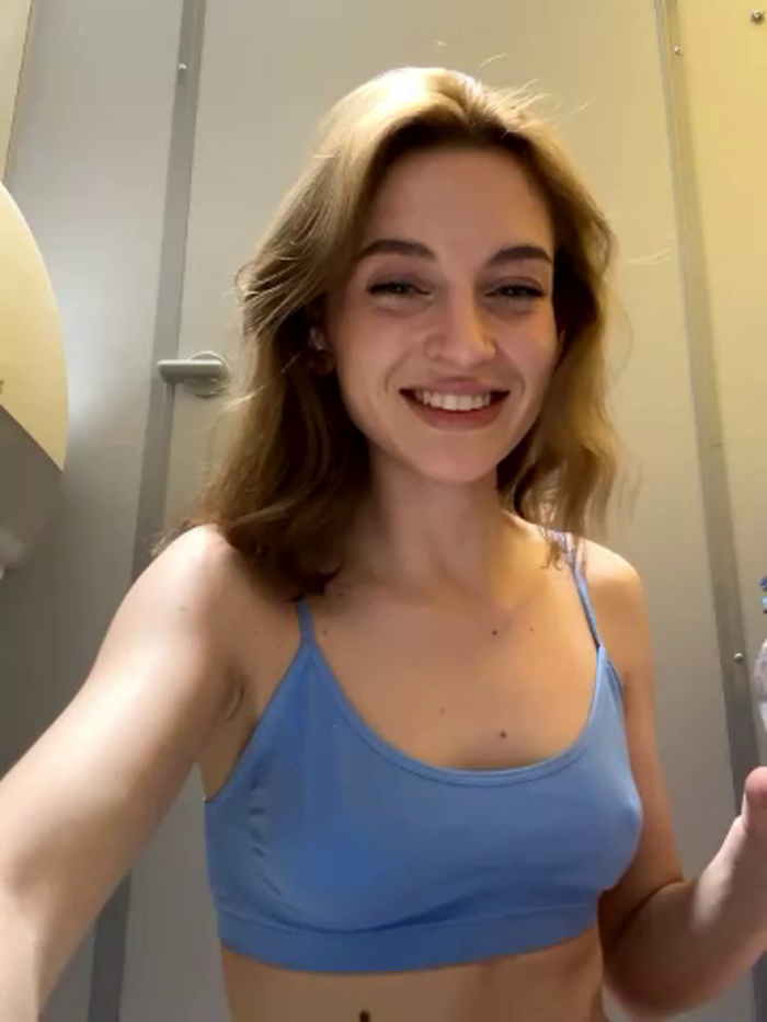 -AngelAri-