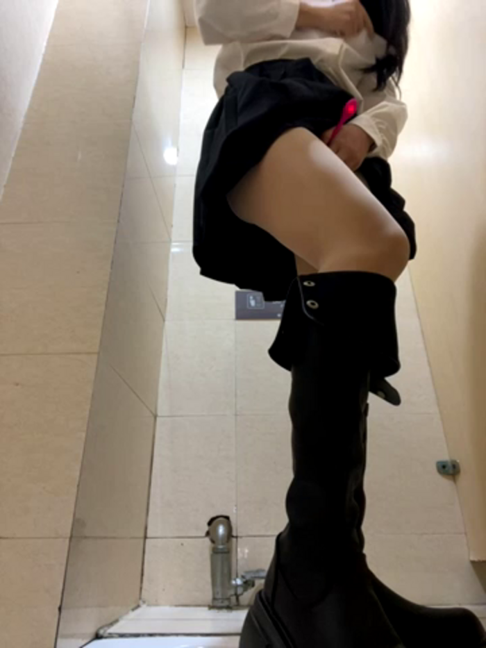 Asia-Lynn