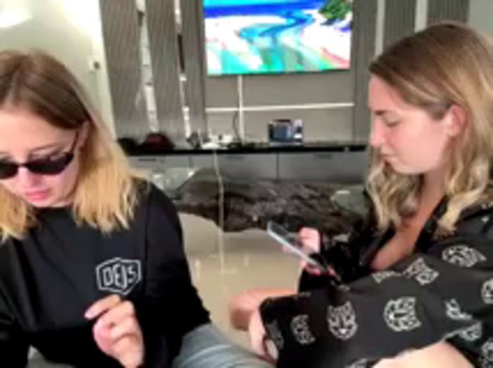 Nura_n_Sarah