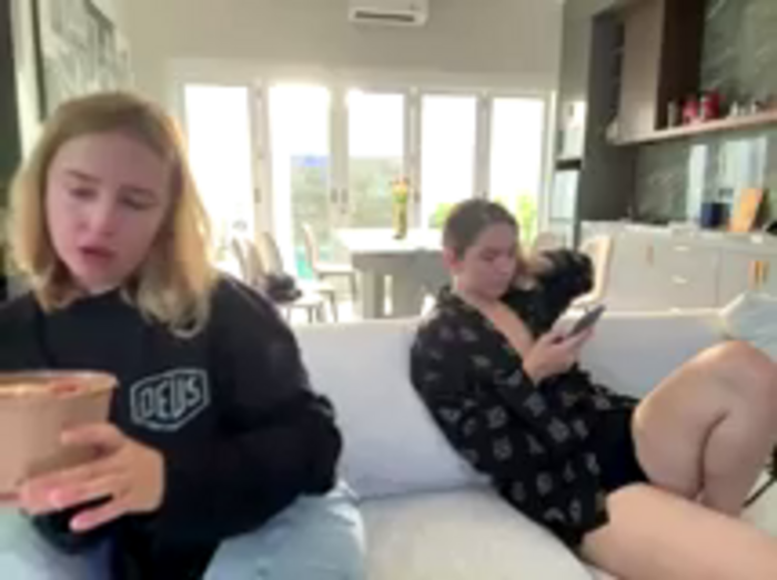 Nura_n_Sarah
