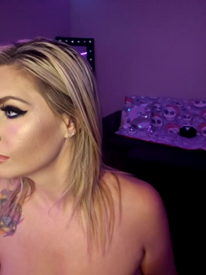 ellieconradxo