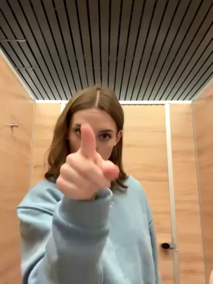 -AngelAri-