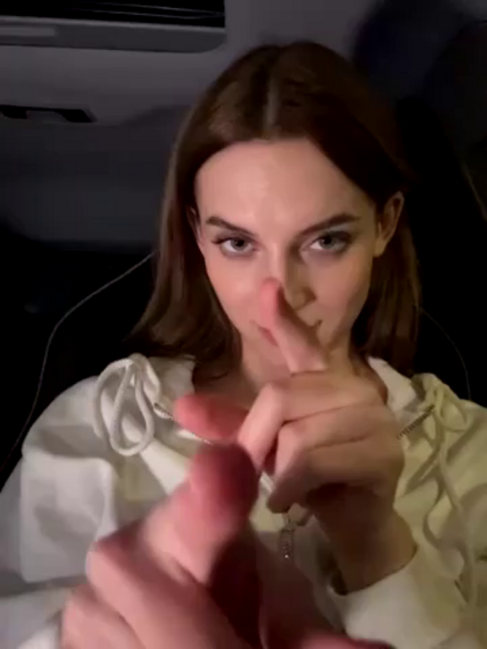 -AngelAri-
