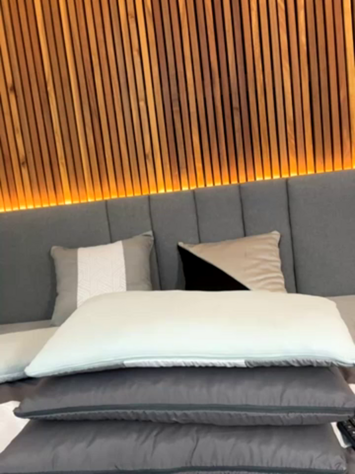 EmiilyAdams_