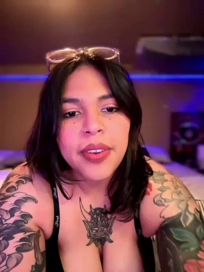 miacanela_xo