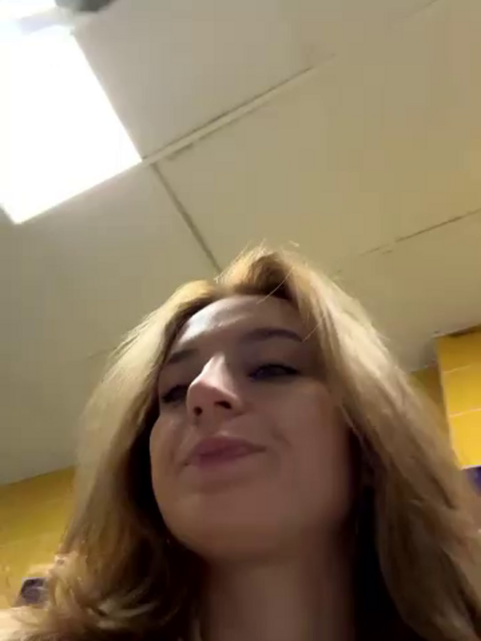 -AngelAri-