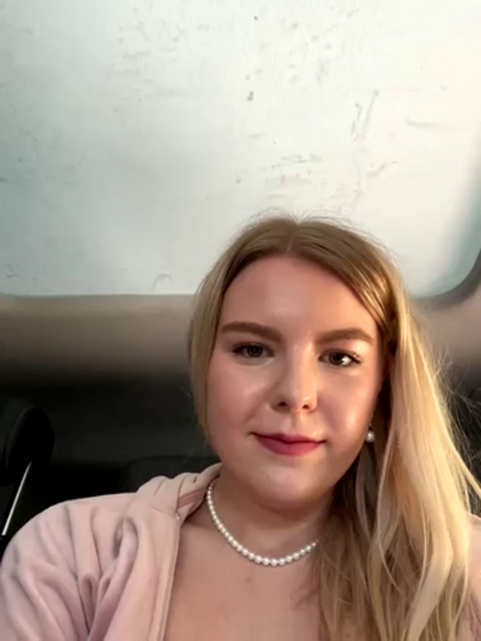 LaraBlond