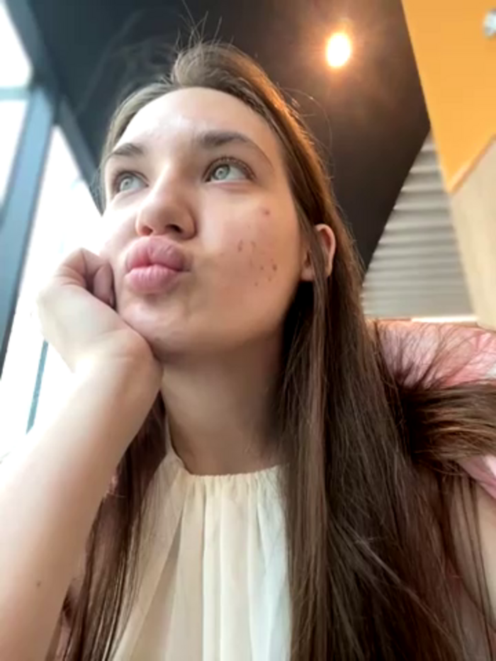 Holly_Molii