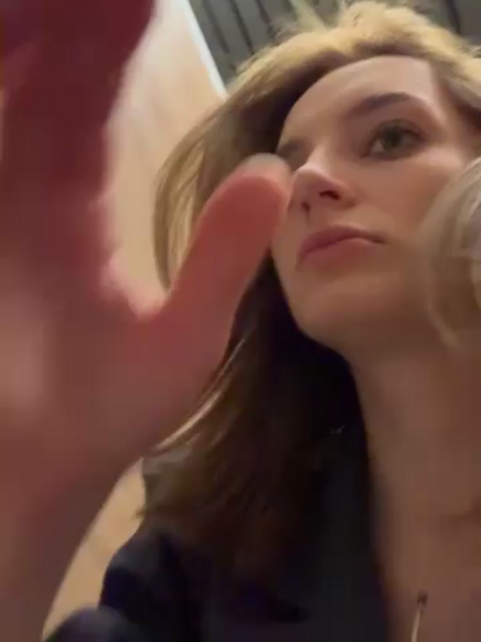 -AngelAri-