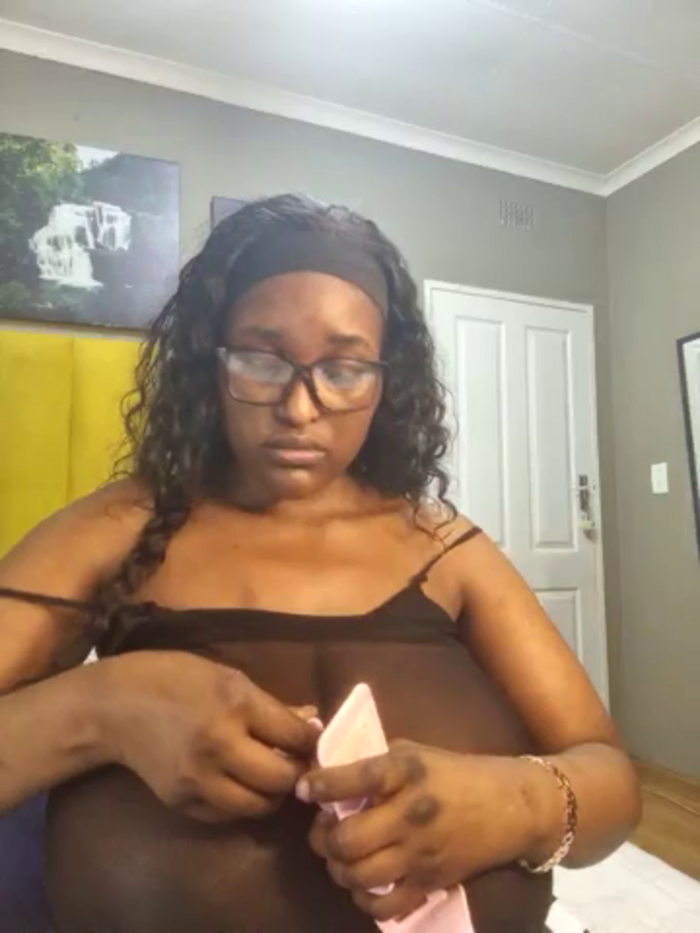 Bustygoddess32
